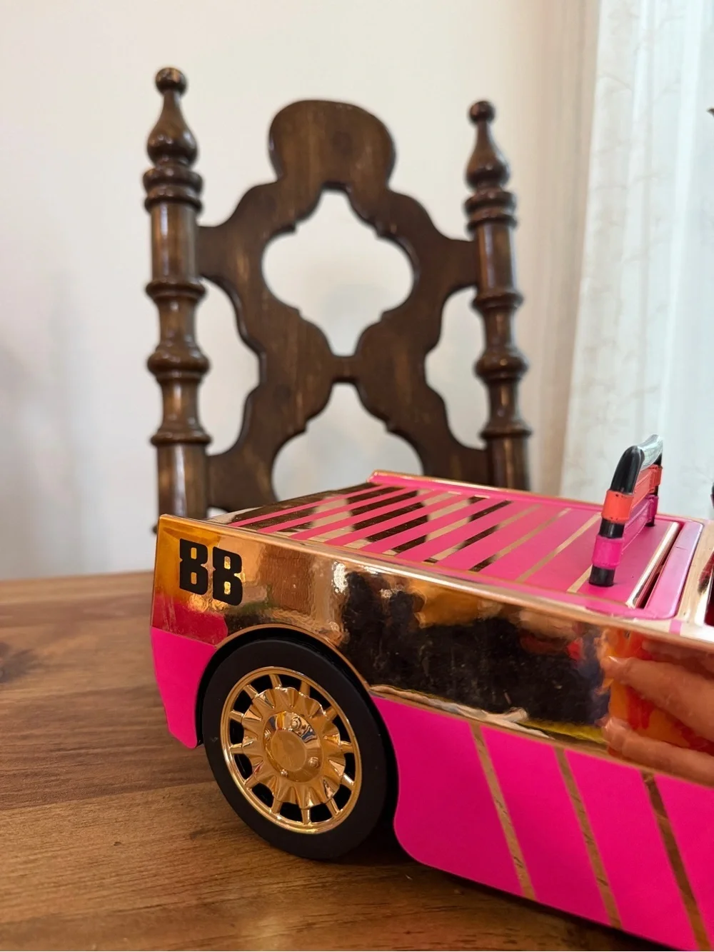 L O.L. Surprise! Car-Pool Coupe by MGA Entertainment.